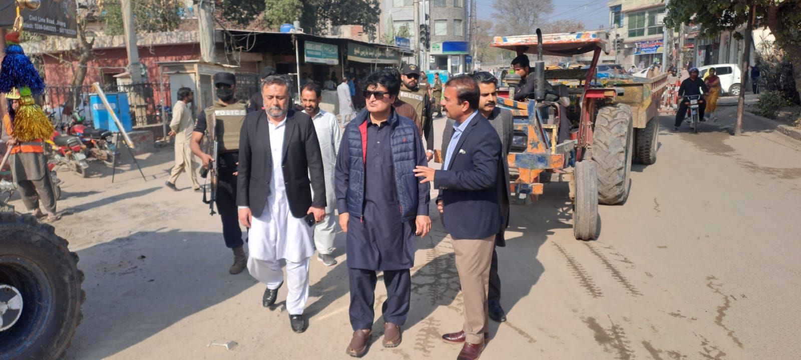 Secretary Housing Punjab Noor-ul-Amin Mengal Visits Jhang, Reviews Ongoing Development Projects