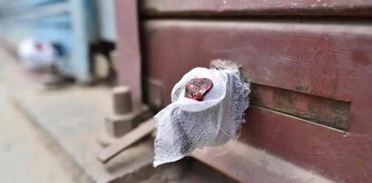 Crackdown in Lahore over business hour violations, dozens of shops and restaurants sealed